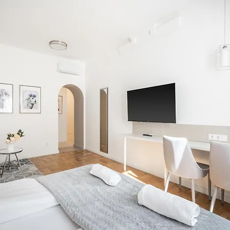 D71 - Cozy Suite, Location By Bqa *