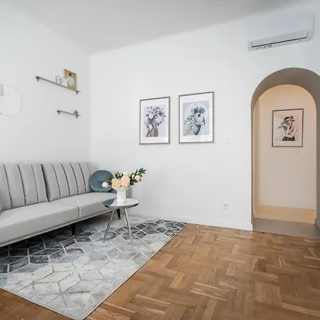 D71 - Cozy Suite, Location By Bqa Appartement Boedapest