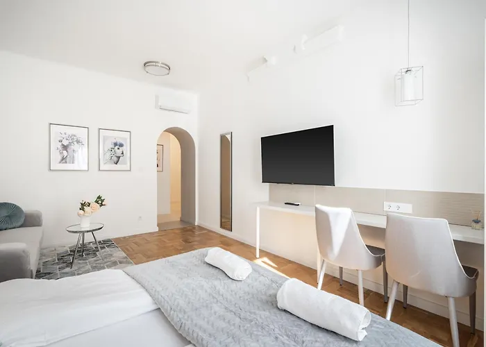 D71 - Cozy Suite, Location By Bqa *